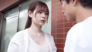 Anh xã tẻ nhạt, bà xã nhận ra cậu thanh niên cạnh bên nhà tốt hơn
